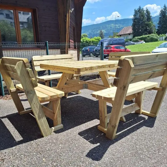 Vierkante picknicktafel XXL met 4 rugleuningen (265 × 265 cm) – foto 5